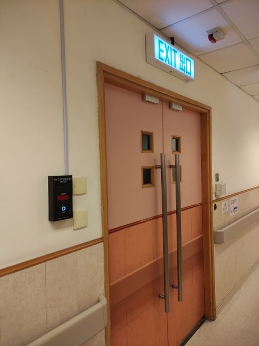門禁工程實景:走廊門禁讀卡器