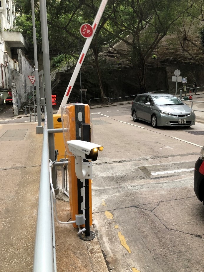 車牌識別鏡頭及車閘(停車場項目實景)